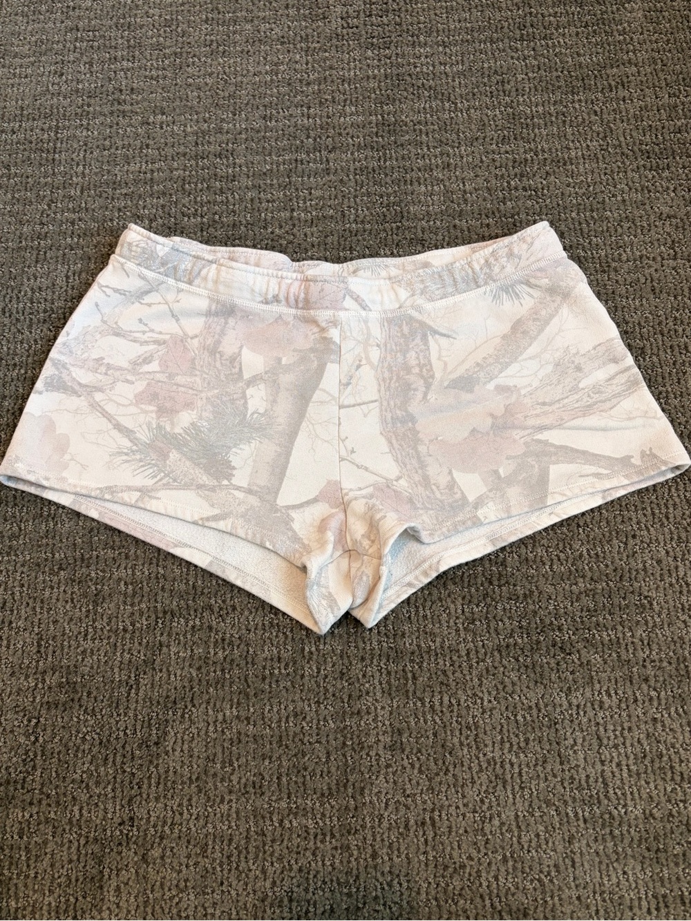 Hollister Light Camo Print Fleece Sweat Shorts Size Large - EUC